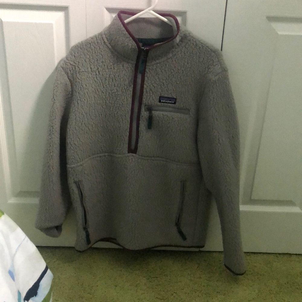 Patagonia fleece half zip.